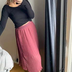 Plisserad kjol  - Plisserad kjol från NA-KD 