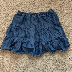 Volangkjol - Såå fin volangkjol i jeansmaterial💓 använt 2 gånger!