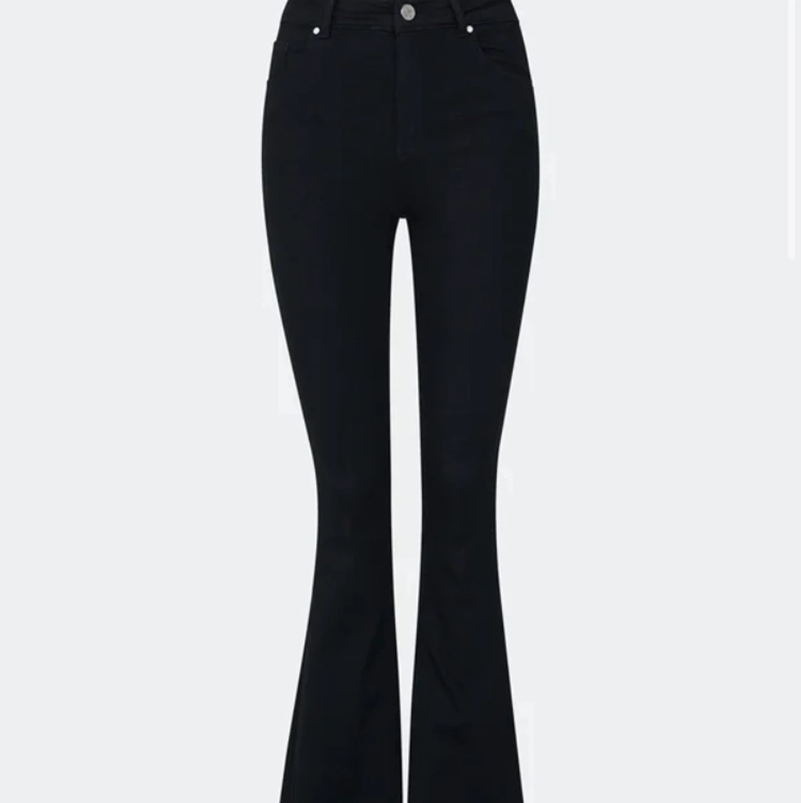 utsvängda jeans storlek M - 91