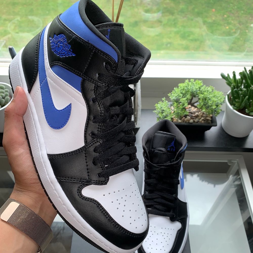 Air Jordan 1 Mid White Racer Blue 