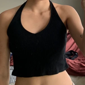 Halter top passar alla storlekar  - Halter top som jag köpte från Turkiet i en butik för 2 år sen. En av mina favoriter men jag har en stor rygg så det ser inte så snygg ut på mig och stretchar 