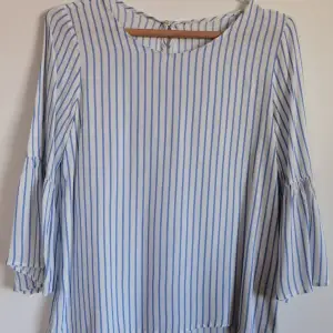 Zara blue stripped blouse, with bohemian sleeves. Perfect condition size S. Shipment included in the price and if bought with other item price will be reduced to exclude one shipping 