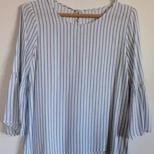 Zara blue stripped blouse, with bohemian sleeves. Perfect condition size S. Shipment included in the price and if bought with other item price will be reduced to exclude one shipping 