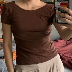 MONKI rygg detaljerad tröja - Köpte den på MONKI för ett år sen