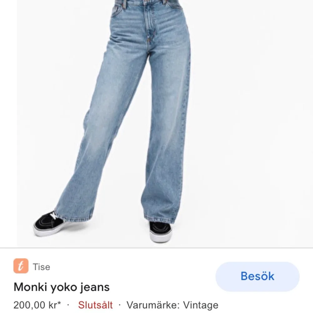Jättefina yoko jeans från monki. Jätte vida ben som går till fotknölarna på mig som är 175cm. Fint skick:) storlek 39 men passar även 38.. Jeans & Byxor.