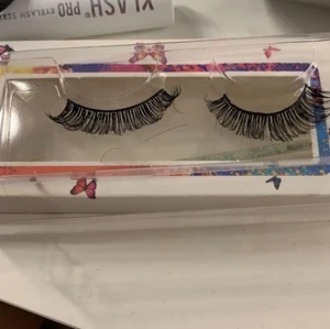 Volym fransar - Säljer ett par volymfransar 10-13 mm långa, skitfina men jag är tyvärr ingen franstjej. Endast en Frans testad