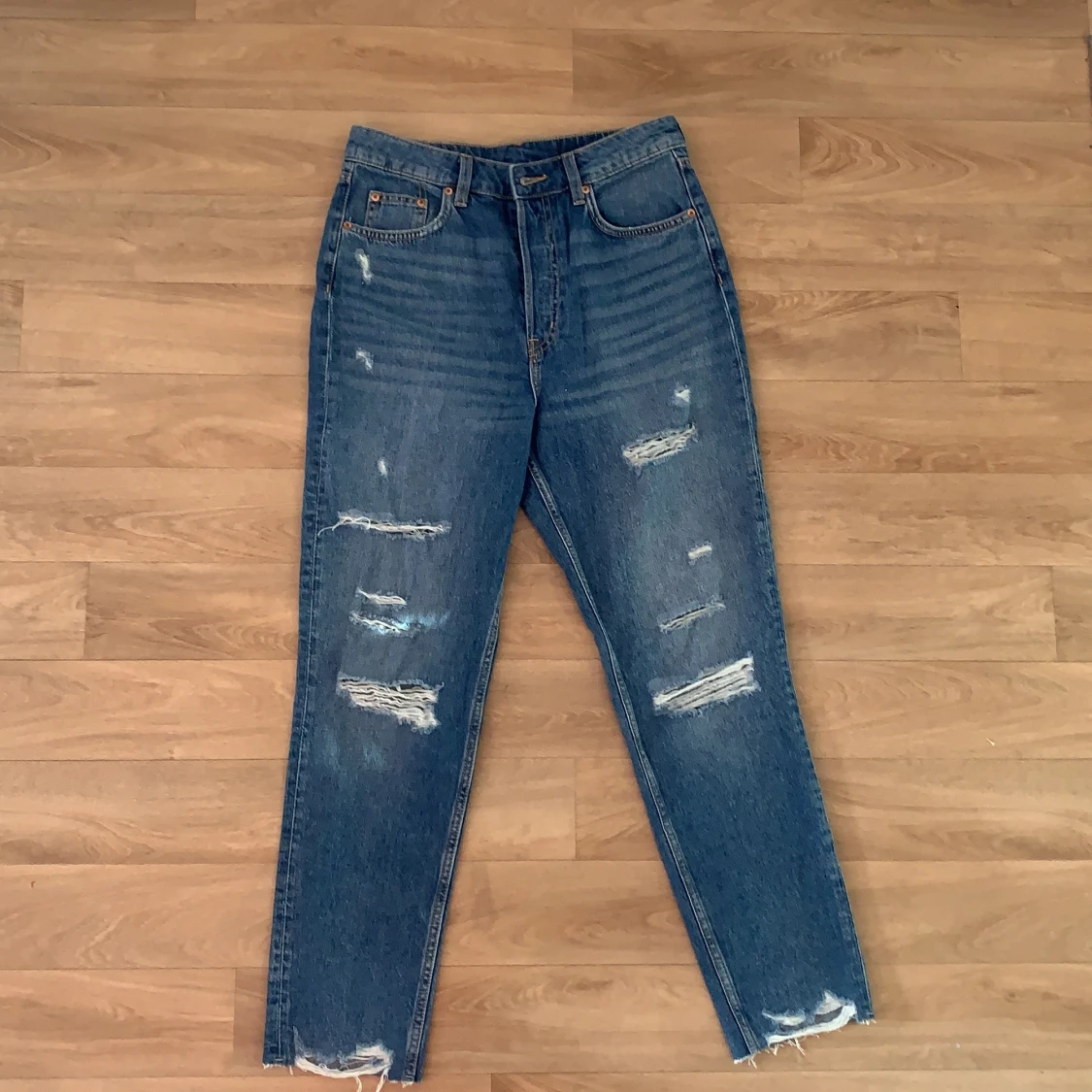 Slitna Jeans med vida ben