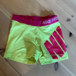 Nike shorts  - Använda 1 gång