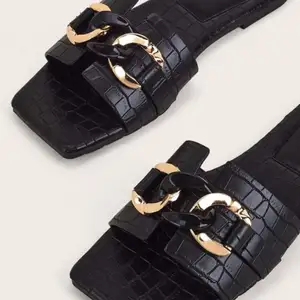 Jättefina eleganta sandaler, helt nya i storlek 40