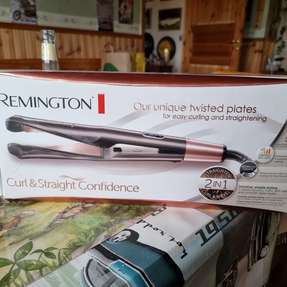 Remington Curl & Straight Confidence endast testad köpt på gekås 2020-08-02 för 599kr säljer för 400kr plus frakt . Övrigt.