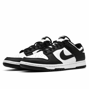 Nike Dunks  - Dunks 