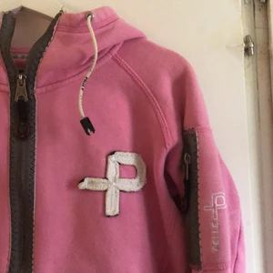 PelleP - Luvtröja, storlek S, lätt skönaste och varmaste tjocktröjorna som finns, den är lite urtvättad men inget man tänker på