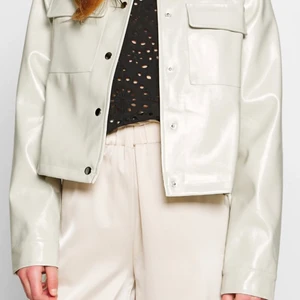 Vår jacka Nelly  - Jacka från Nelly använd två ggr! 