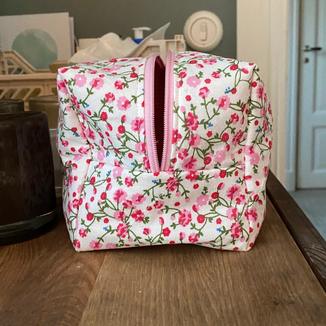 Blommig necessär  - 91