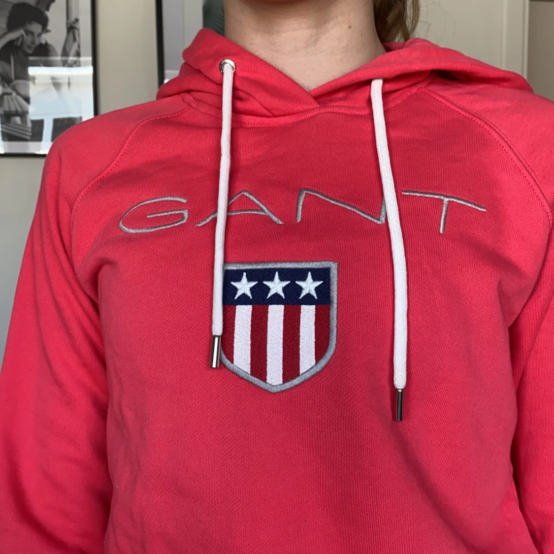 Gant rödhoodie XS - 91