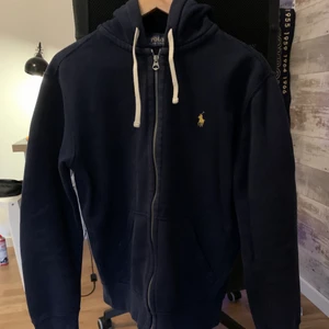 Ralph lauren  - Fin Blå Ralph Lauren zipper                                               ‼️KÖPARE STÅR FÖR FRAKT‼️