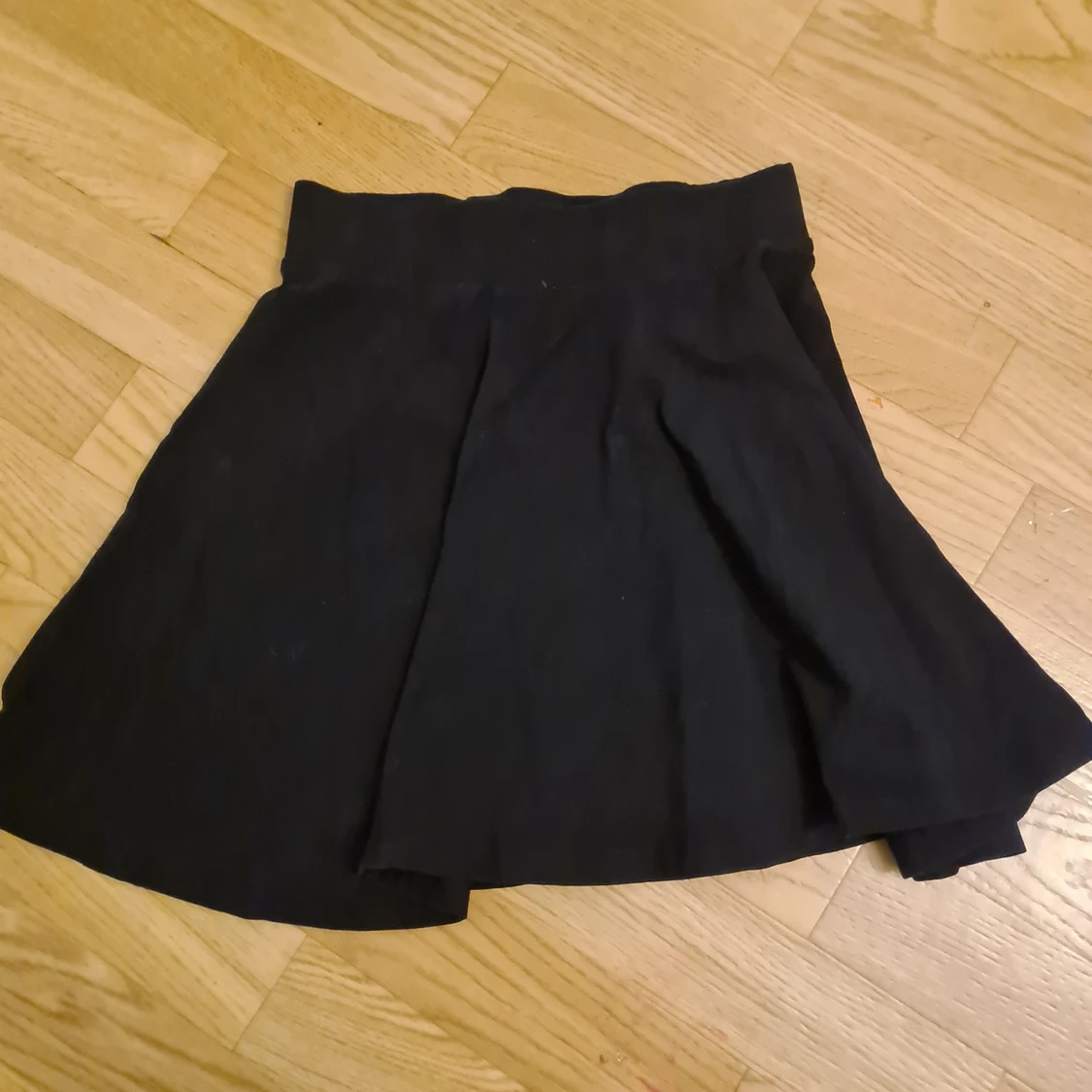 Svart kjol size 0 - 21