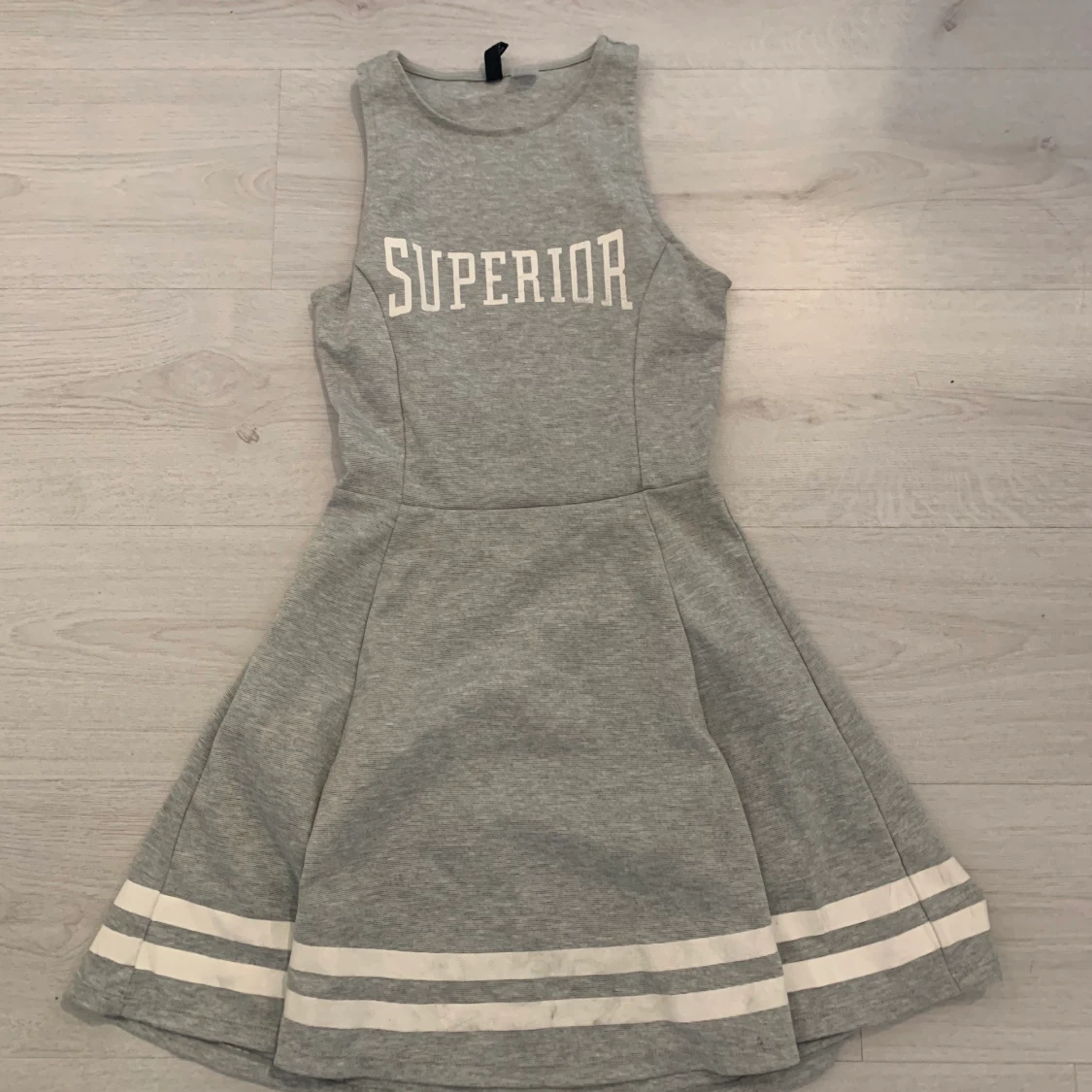 Klänningar 50kr/st!