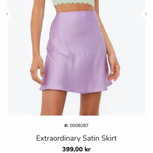 Satin skirt - Säljer min kjol från chiquelle som jag endast använt vid ett tillfälle. Kan även mötas upp i Leksand!🤍