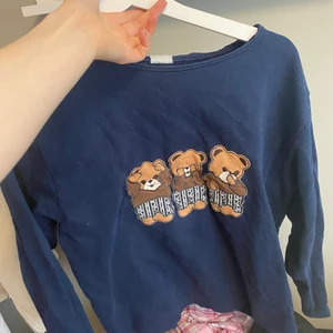 Sweatshert - Jättefin collagetröja med gulliga björnar på, stl XS passar till S/M