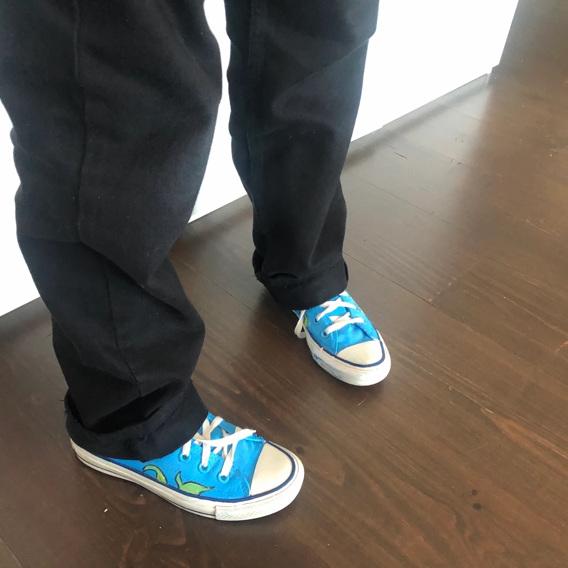 Blåa converse med blixtar - 90