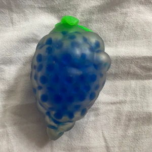 Blå vindruva stressboll - Väldigt lätt att hålla på med🌸 Innehåller orbeez🌸