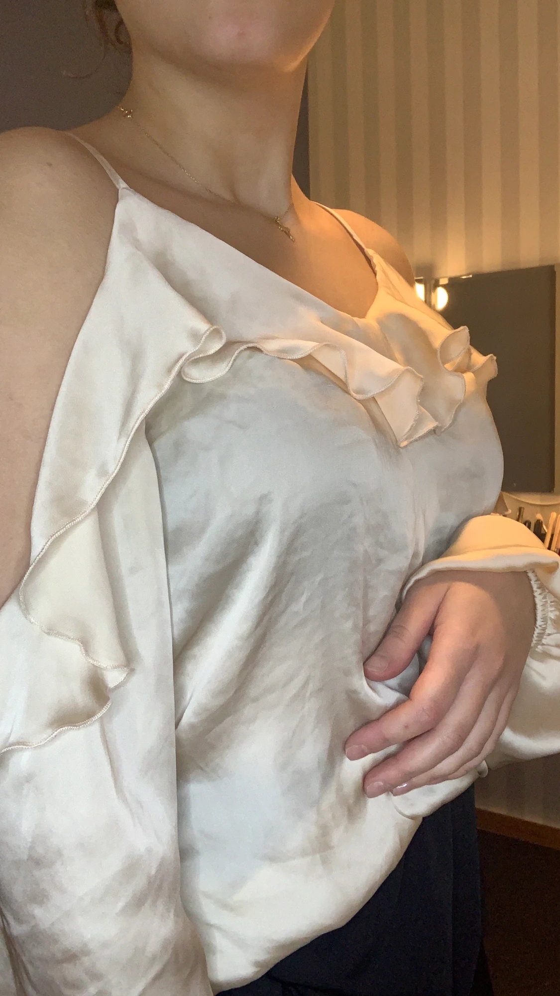 Silkes topp från Gina Tricot i storlek 34 🌸 - 90