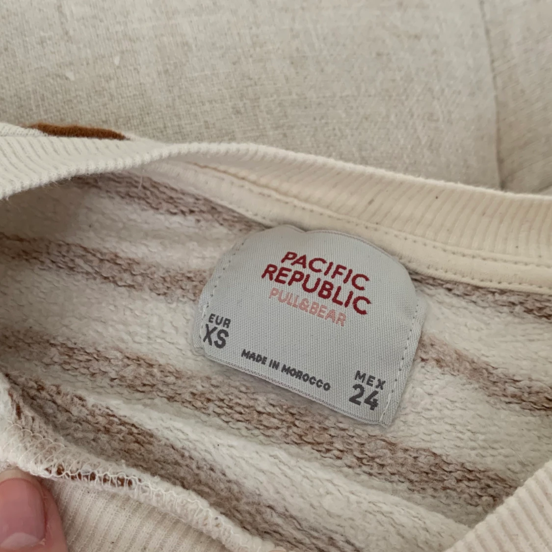 Pull and bear sweatshirt  - 90