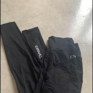 ICIW scrunch träningstights  - Träningstights som går in lite i rumpan, bra skick. Storlek M 😄