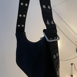 Weekday väska - Populära Weekday väskan 