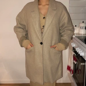 Kappa 🧥  - 🤎👼🏽 kappan är från Zara 