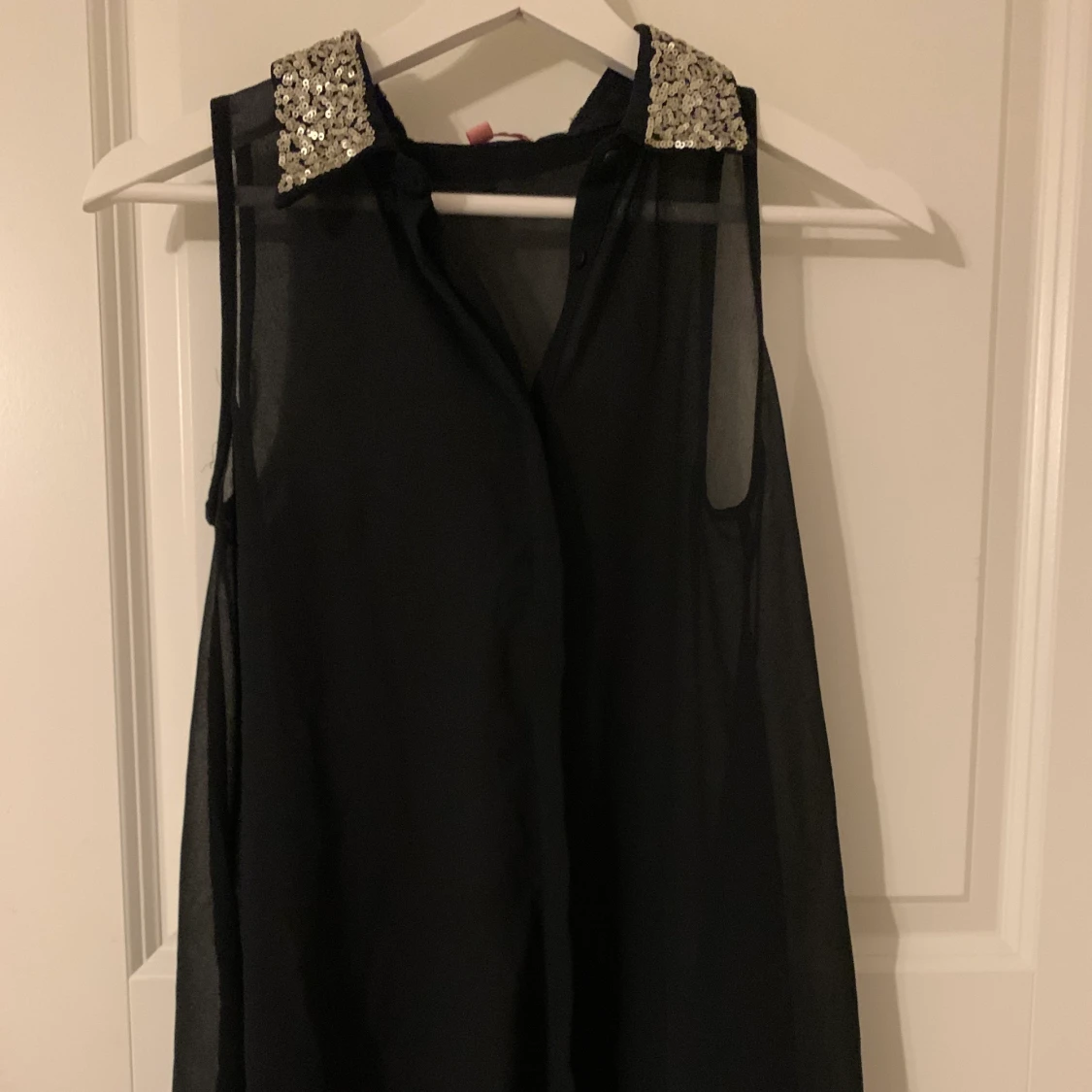 Genomskinlig Skorta med glitterdetaljer