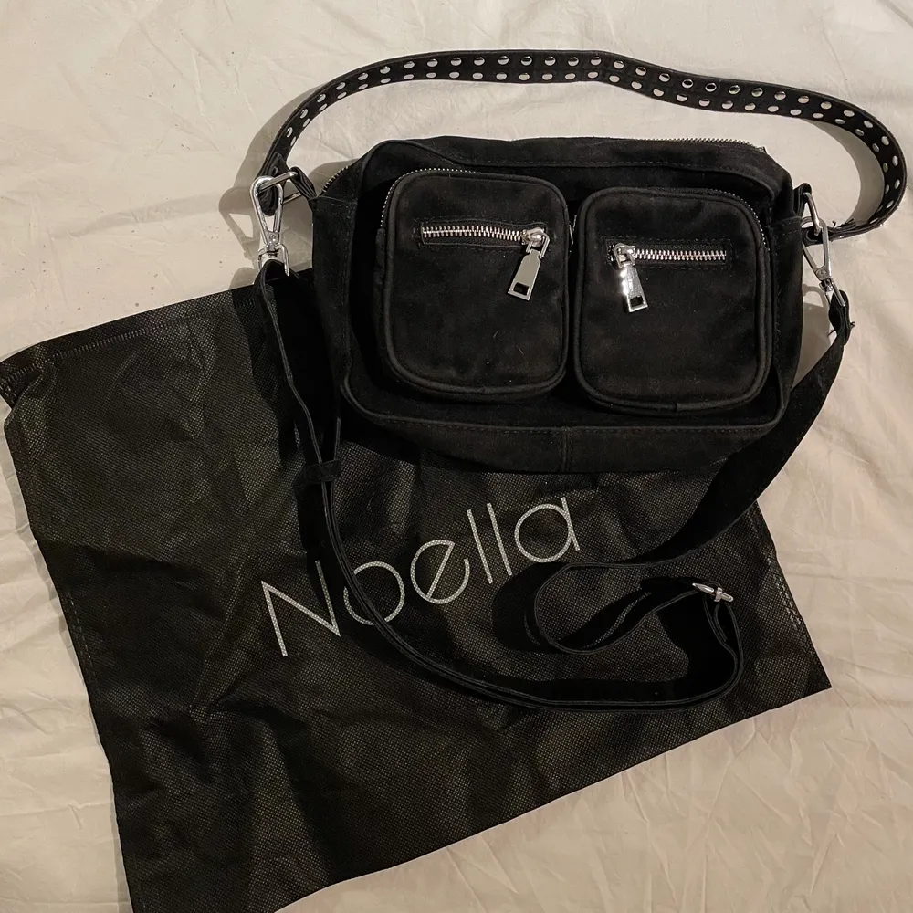 Säljer nu min Noella väska som är lik Nunoo väskorna! Köpte den för 600kr & har inte använt den speciellt mycket. Inga defekter eller fläckar!! Frakt tillkommer! Skriv vid eventuella frågor osv❤️. Väskor.