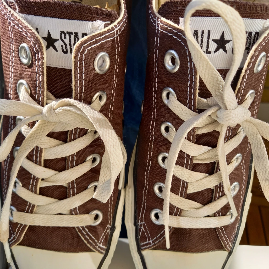 Bruna Converse, strl 40 - 90