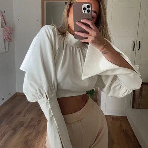 Hanna schönberg topp - Vit topp från Hanna schönbergs kollektion med nakd. Strl 36! Som ny.