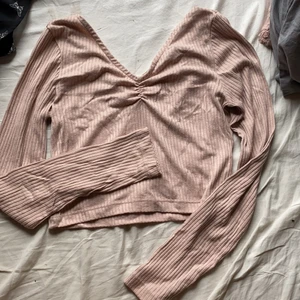 Tröja - Rosa tröja från vero moda i storlek s. Nyskick och så gott som aldrig använd. 