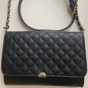 Don Donna kuvertväska  - Väska från Don Donna gott skick. I skinnimitation. 