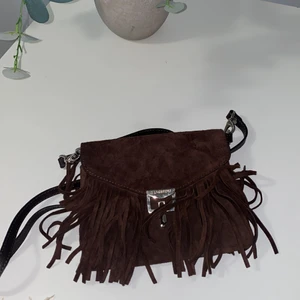 J. Lindeberg bag  - Liten väska från J. Lindeberg helt oanvänd, köpt för några år sedan. Köparen står för frakt💃🏽✨