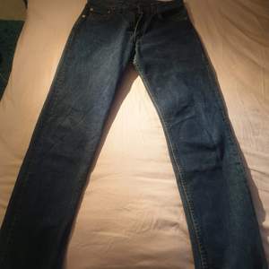 Säljer ett par vintage levis jeans som tyvärr inte passade mig, köpte här på plick                                 Dem är i väldigt bra kvalité                                  Vintage modell
