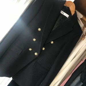 Zara Kappa i strl M passar även S - Helt ny kappa från Zara köpt för ca 1000 kr. Säljer för 550 kr ▫️