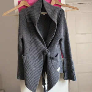 Odd Molly kofta  - Jättefin och jätteskön kofta! Endast använd vid ett tillfälle💖