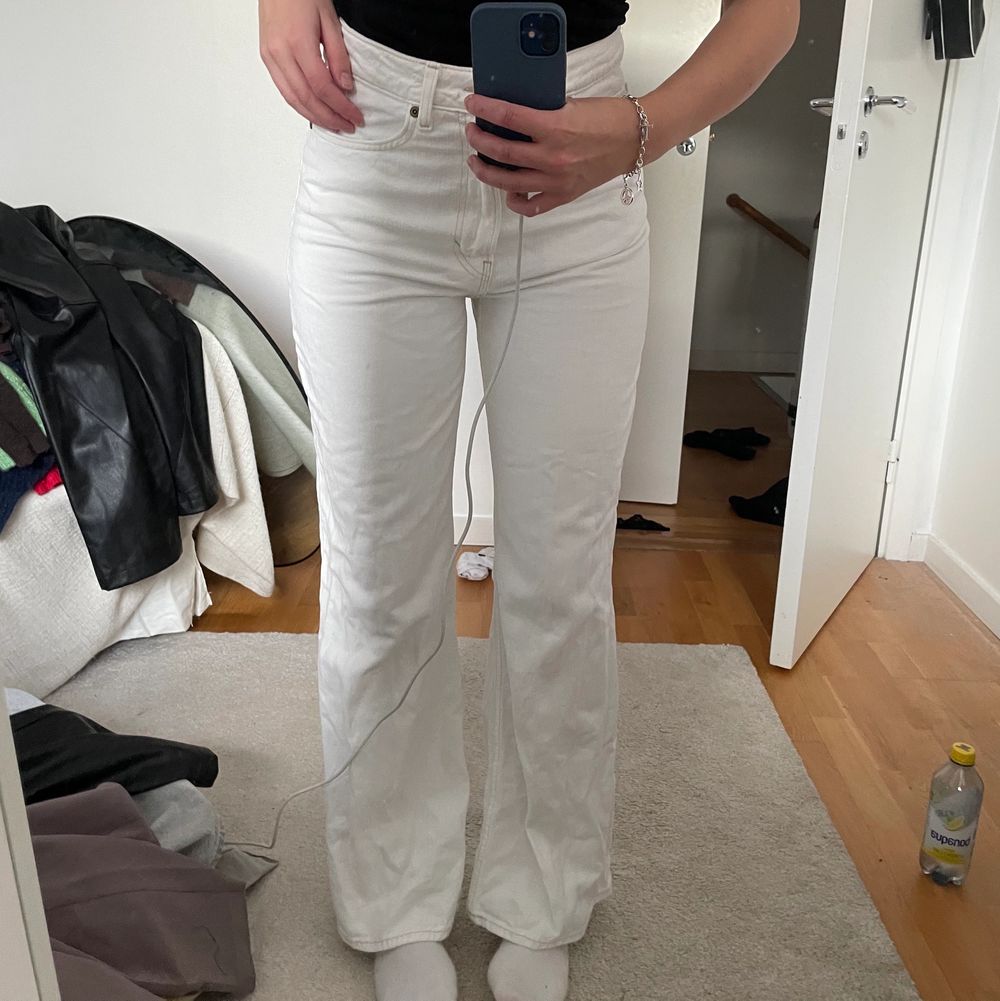 Jeans från hm x Lee i storlek. Jeans & Byxor.