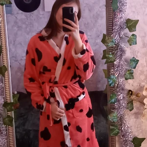 Morgonrock - Andvänt den en gång när jag var lite mindre men de märks inte, jätteskönt material. 