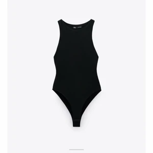 Bodysuit Zara  - Bodysuit från Zara i storlek L. Säljer för 100kr 🖤