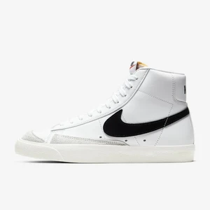 Nike blazers - Nike blazers i storlek 37,5! Använt men bra skick💗