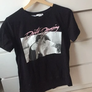 Dirty dancing t-shirt - Använd en gång, den är lite oversize