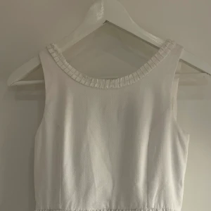 Barnklänning från Ralph Lauren - Perfekt klänning för näbb eller skolavslutning. Passar bra för ålder 8-10 år.