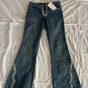Low waist jeans  - Jättesnygga låidjade jeans från freeman, endast testade! Säljer pga att dem sitter lite för tajt på mig enligt min smak🙂