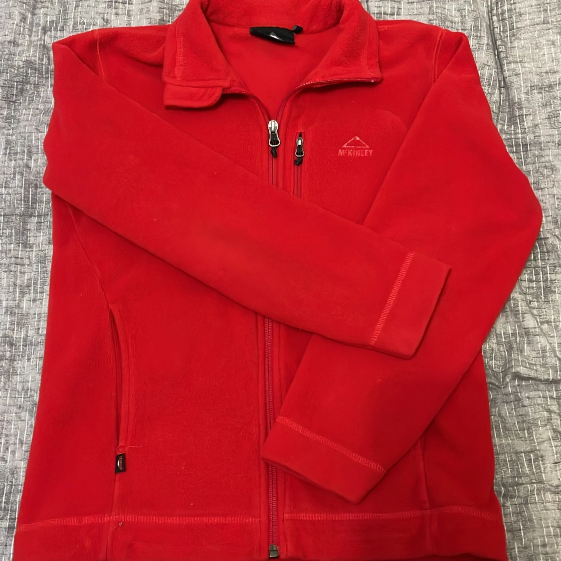 Fleece jacka i storlek 150 