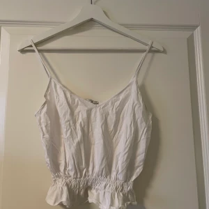 Topp från Zara storlek S - Topp från Zara, storlek S. Aldrig använd.